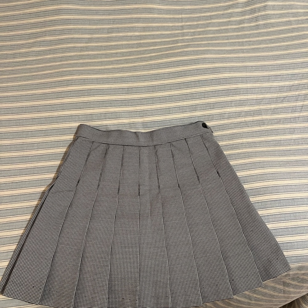 Classic Black and White Pleated Skirt